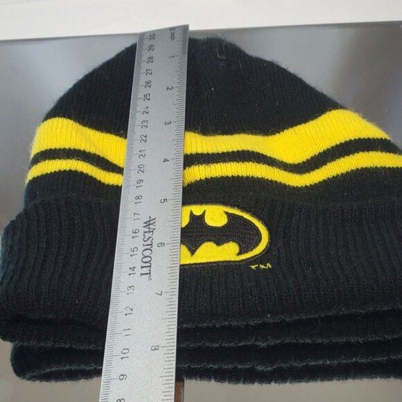 Batman Winter Beanie Hat Cap Size 2T-5T Boys Knitted Black & Yellow - Picture 7 of 7
